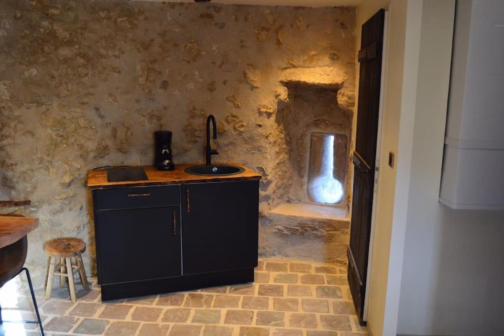 Tour Medievale Fortifiee Entierement Restaure Apartment